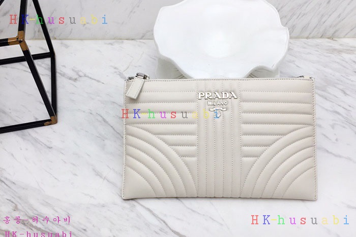 �ڹ̷��ޡ� ����� �Ż� Ŭ��ġ P 2NG005