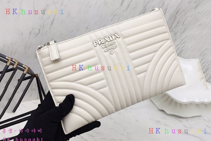 �ڹ̷��ޡ� ����� �Ż� Ŭ��ġ P 2NG005