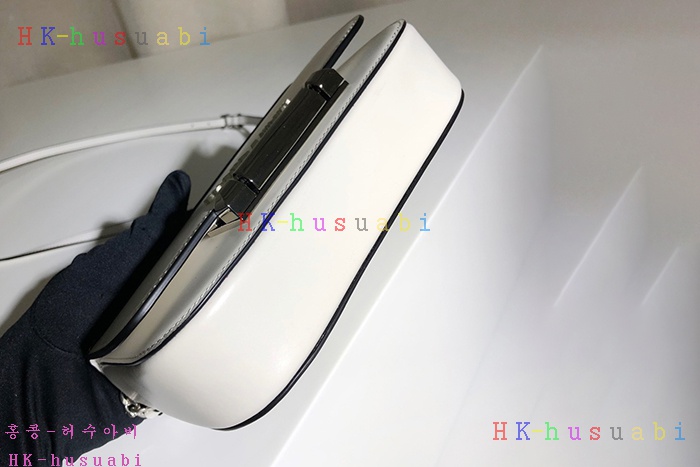 �ڹ̷��ޡ� ����� �ú��� ���׹� P 1BD170