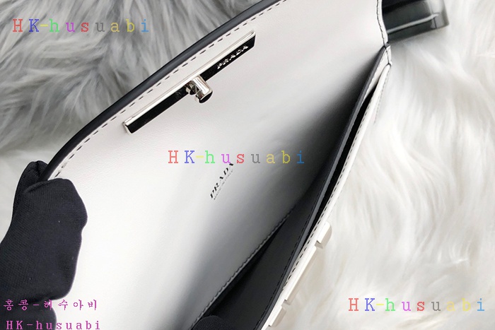 �ڹ̷��ޡ� ����� �ú��� ���� Ŭ��ġ P 1DF004-3