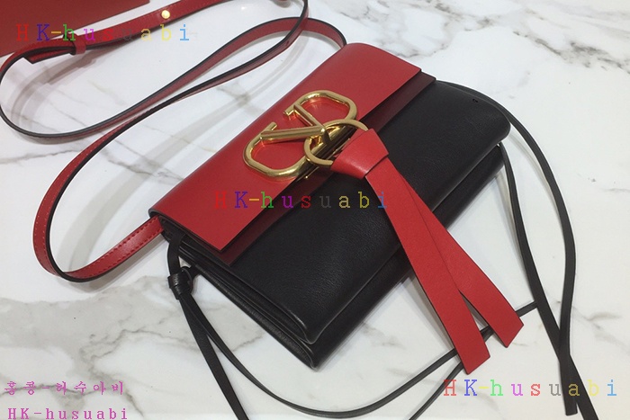 �ڹ̷��ޡ� �߷�Ƽ�� �긵 ũ�ν��ٵ�� V 74413