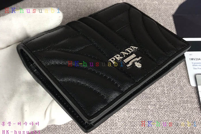 �ڹ̷��ޡ� ����� ������  P 1MV204