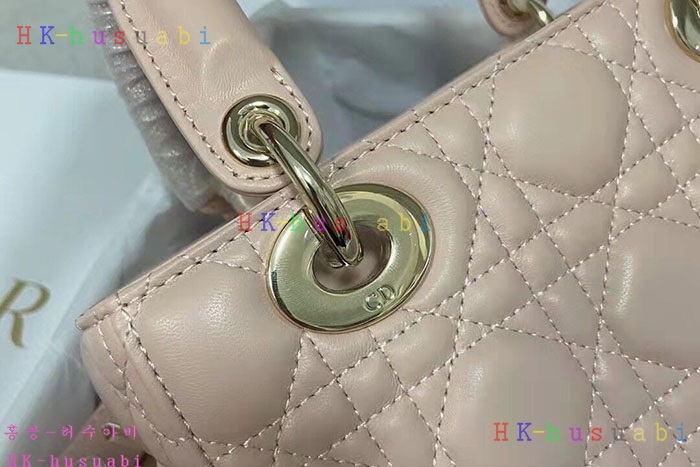 �ڹ̷��ޡ� ��� ���̵�� DR 18800