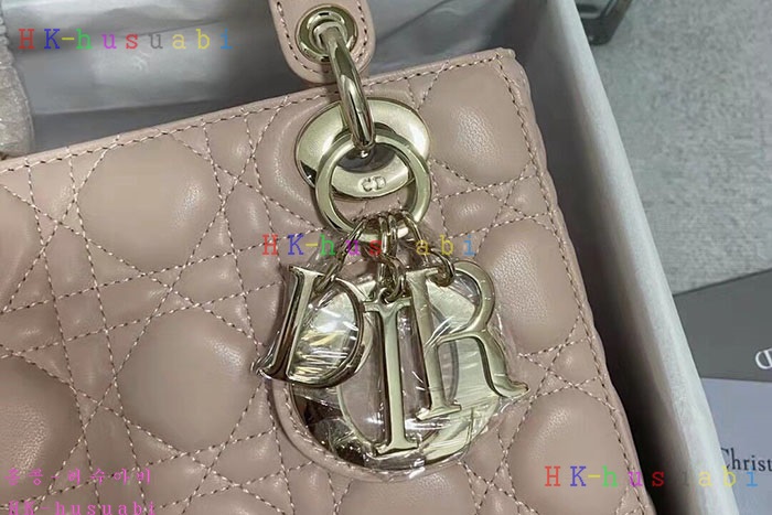 �ڹ̷��ޡ� ��� ���̵�� DR 18800