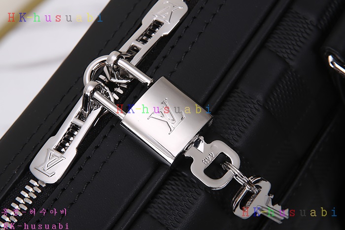 �ڹ̷��ޡڷ��̺��� ����Ʈ ��ť�� ������ PM N40444