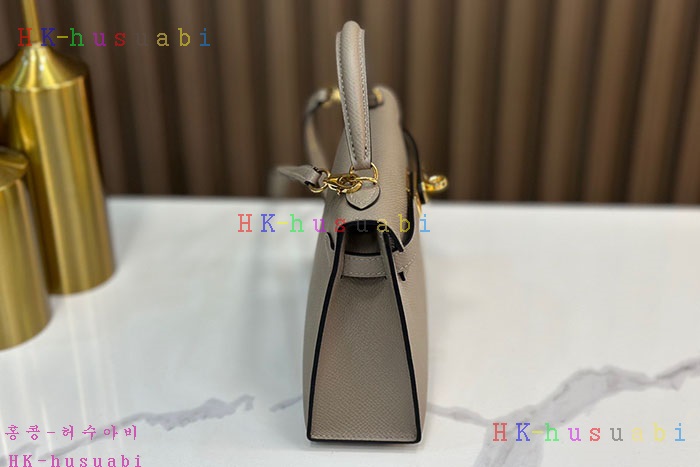 �ڹ̷��ޡڿ����޽� �̸� �̴�  H 9668220-4 �ü���