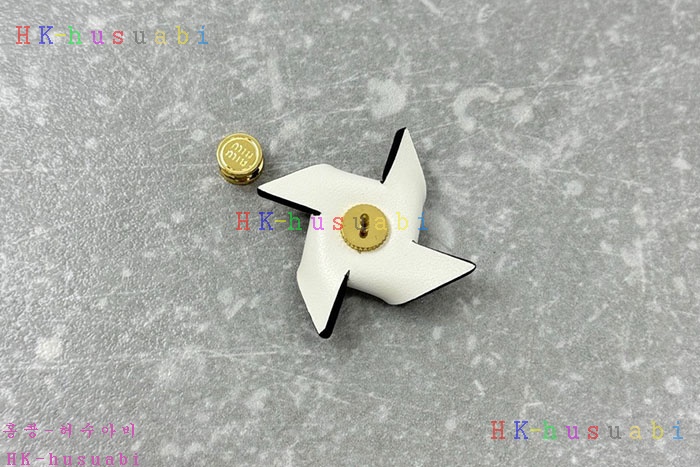 �ڹ̷��ޡڹ̿�̿� ���� ���� ���ġ 5IS114